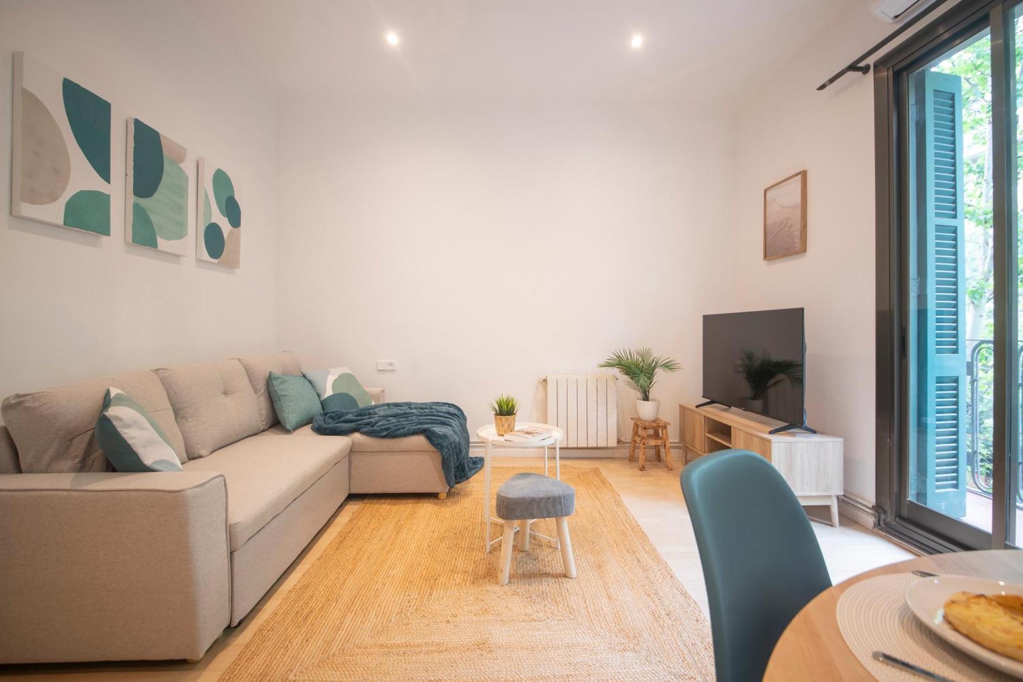 One Bedroom Apartment In Carrer Arago - Barcelona — Photos 2